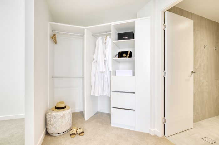 Vue Broadbeach Walk in Robe